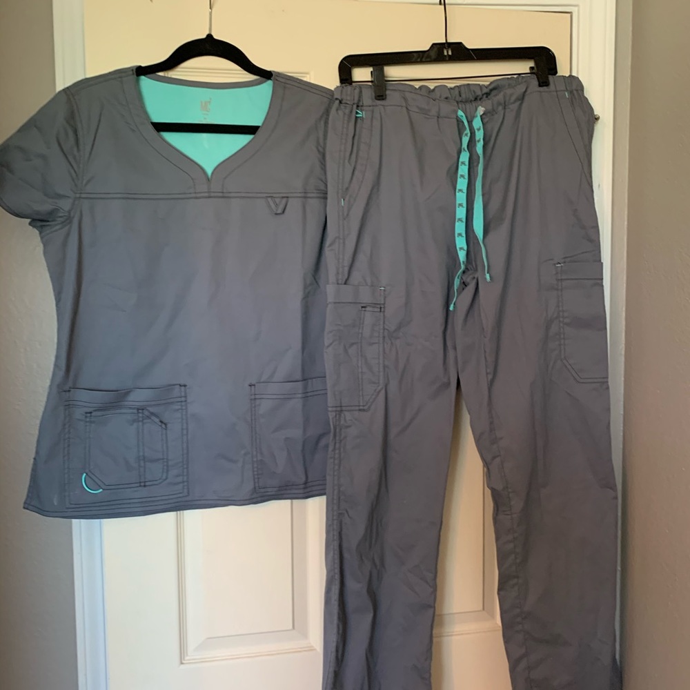 MC2 scrub set